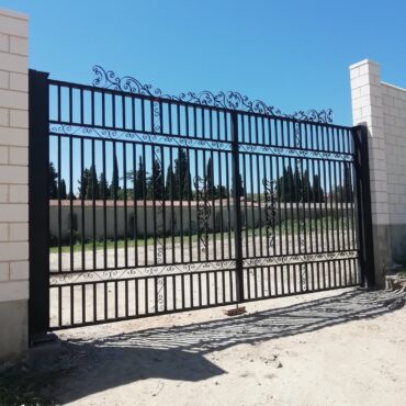 97560877_889086664886991_8546218211543089152_n